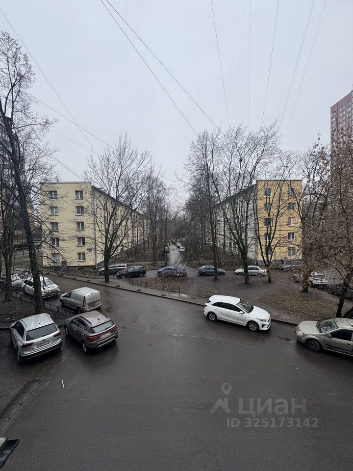 Продажа 1-комн квартиры на вторичном рынке Краснопутиловская улица, 121