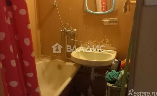 Продажа 2-комн квартиры на вторичном рынке Барвихинская улица,  д. 22