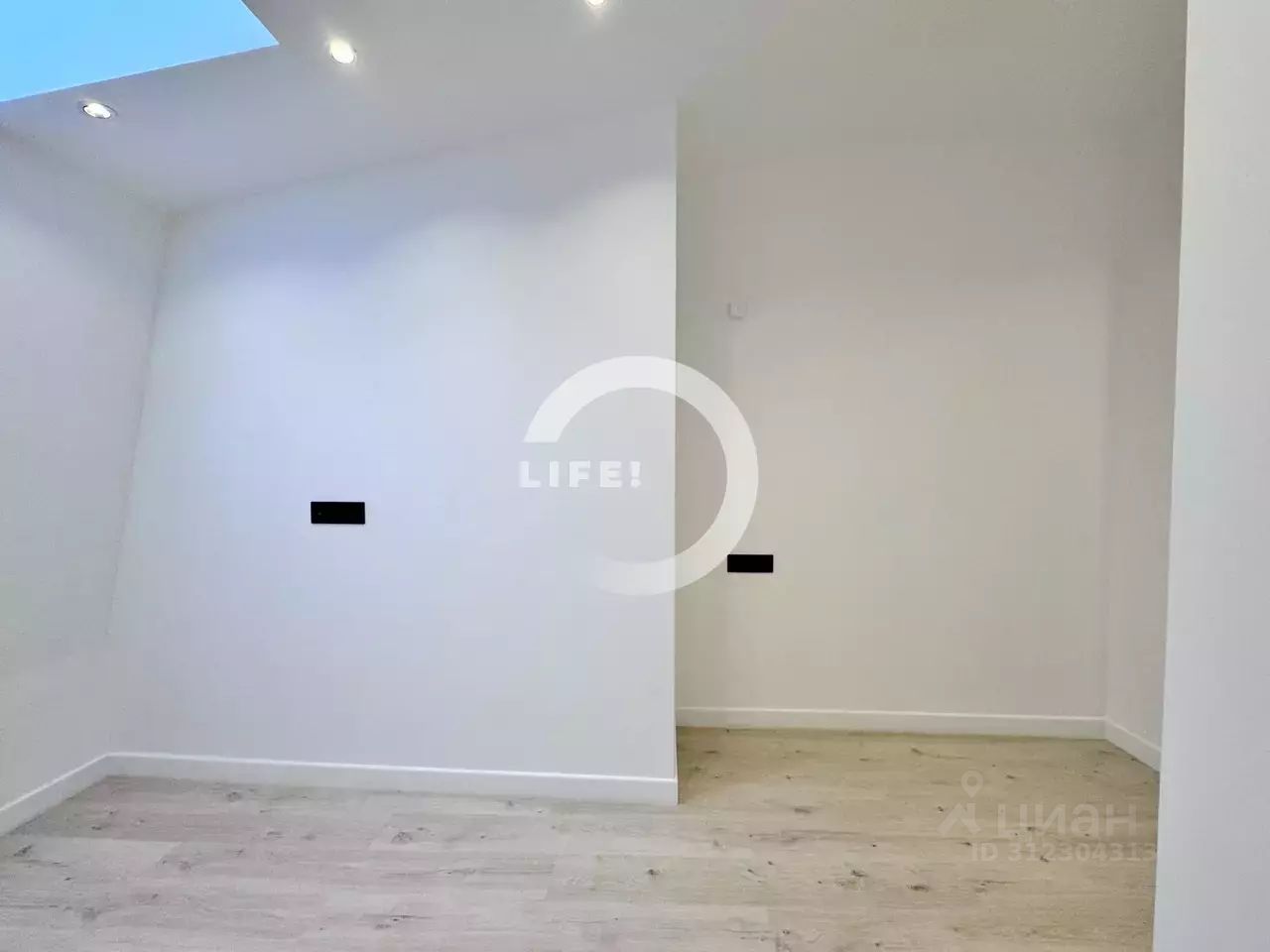 Продажа 1-комн квартиры на вторичном рынке 4-я Васильевского острова линия, 51