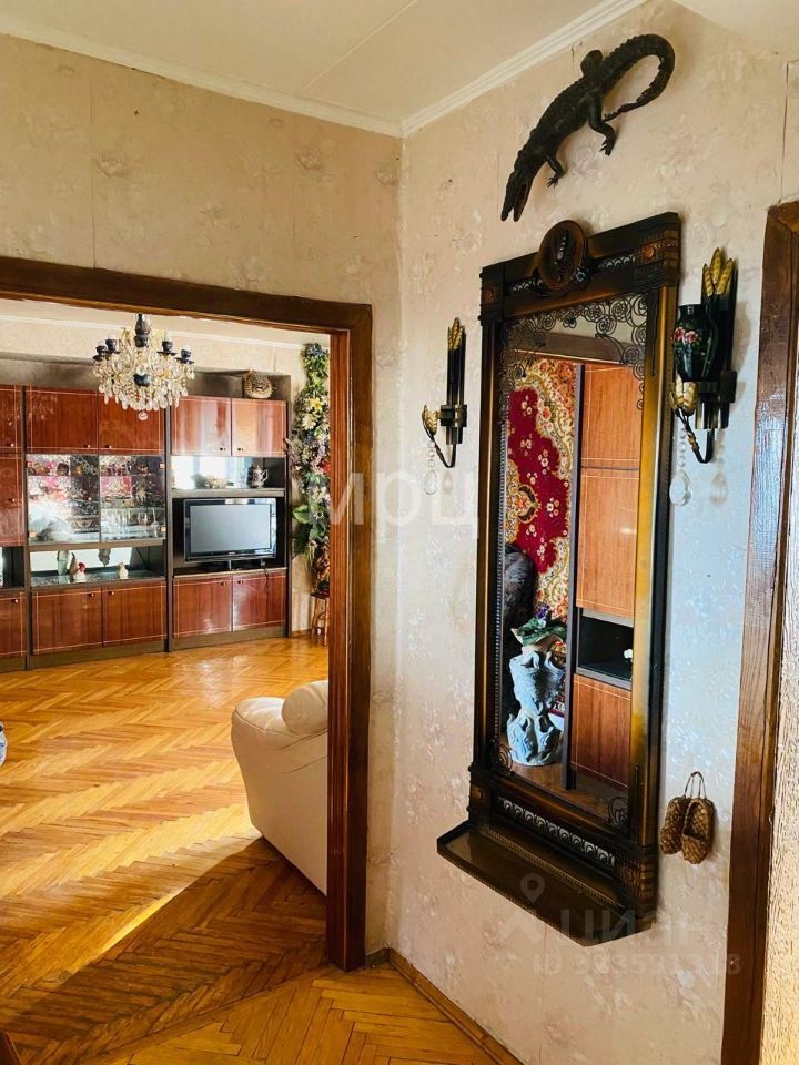 Продажа 3-комн квартиры на вторичном рынке улица Маршала Василевского, 17