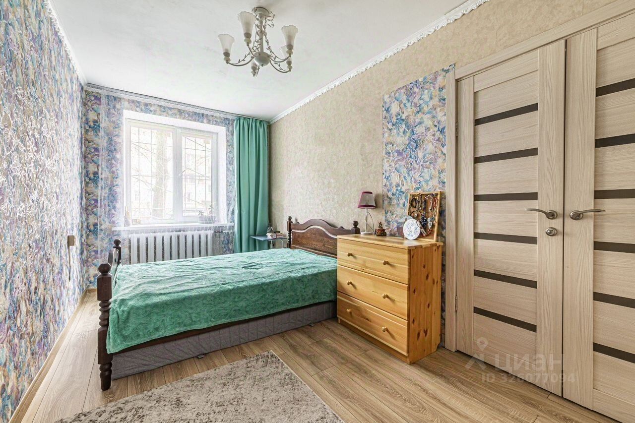 Продажа 2-комн квартиры на вторичном рынке Варшавская ул,  д. 17