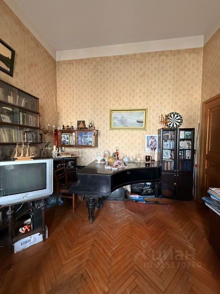 Продажа 4-комн квартиры на вторичном рынке Каменноостровский проспект, 44/16Б