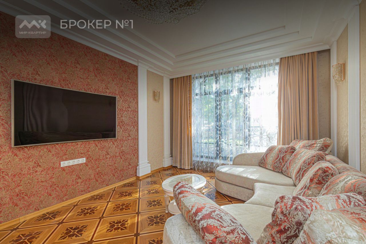 Продажа 4-комн квартиры на вторичном рынке Пушкин, Малая улица, 40