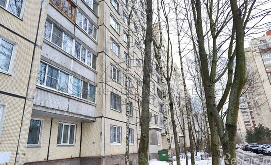 Продажа 2-комн квартиры на вторичном рынке Шлиссельбургский пр-кт,  д. 17,  к. 2