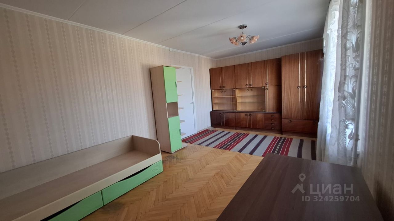 Аренда 3-комн квартиры на вторичном рынке улица Короленко, 9К2