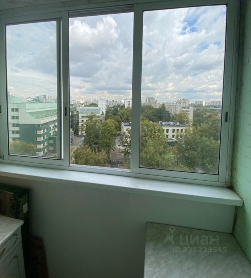 Продажа 3-комн квартиры на вторичном рынке улица Полбина, 52