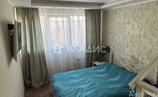 Продажа 2-комн квартиры на вторичном рынке улица Есенина,  д. 8 к1