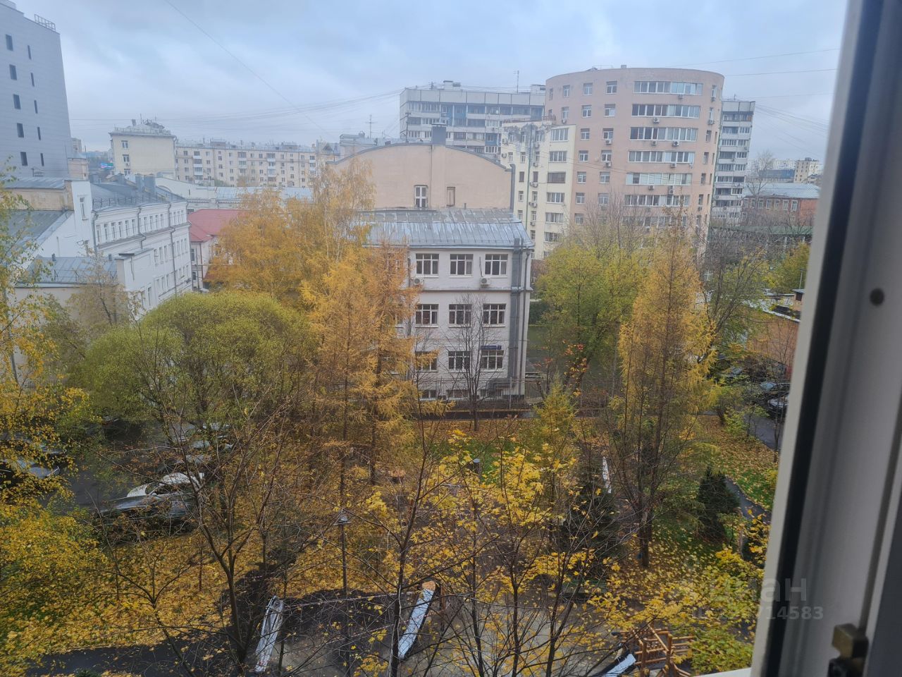 Продажа 4-комн квартиры на вторичном рынке Бакунинская улица, 23-41