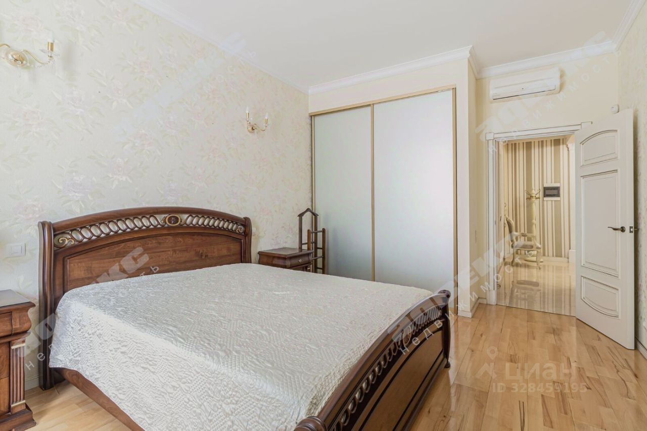 Продажа 2-комн квартиры на вторичном рынке Петрозаводская улица, 13