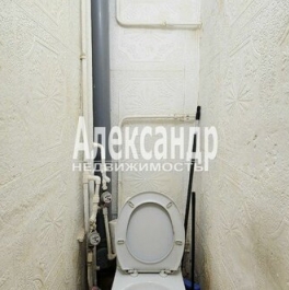 Продажа 1-комн квартиры на вторичном рынке Кириши г, Школьный пер,  д. 5