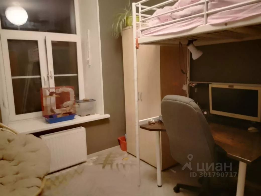 Продажа 3-комн квартиры на вторичном рынке 16-я Васильевского острова линия, 25Б