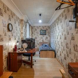 Продажа 2-комн квартиры на вторичном рынке Апраксин пер,  д. 3