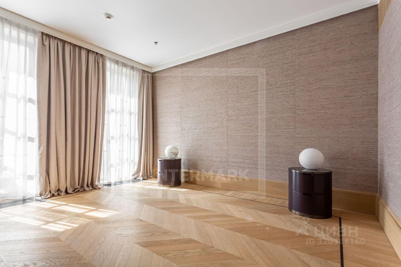 Продажа 2-комн квартиры на вторичном рынке Большая Никитская улица, 9