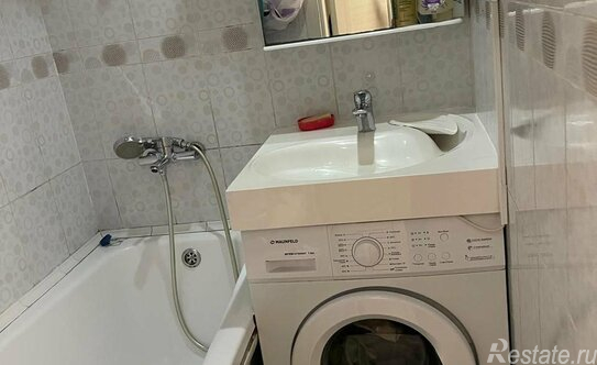 Продажа 2-комн квартиры на вторичном рынке улица Турку,  д. 9 к3