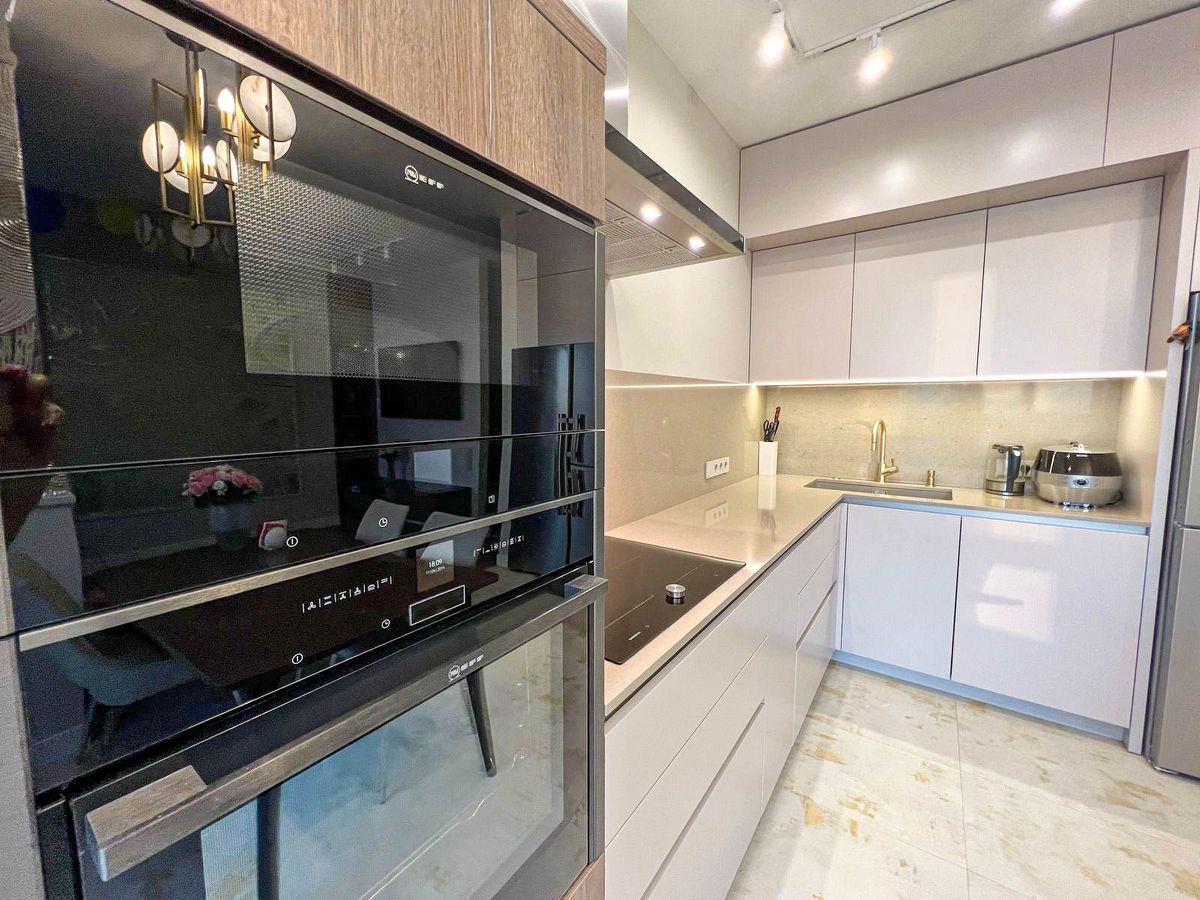 Продажа 4-комн квартиры на вторичном рынке Мосфильмовская улица, 98к1