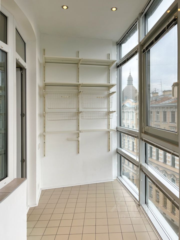 Продажа 3-комн квартиры на вторичном рынке Зверинская улица, 22