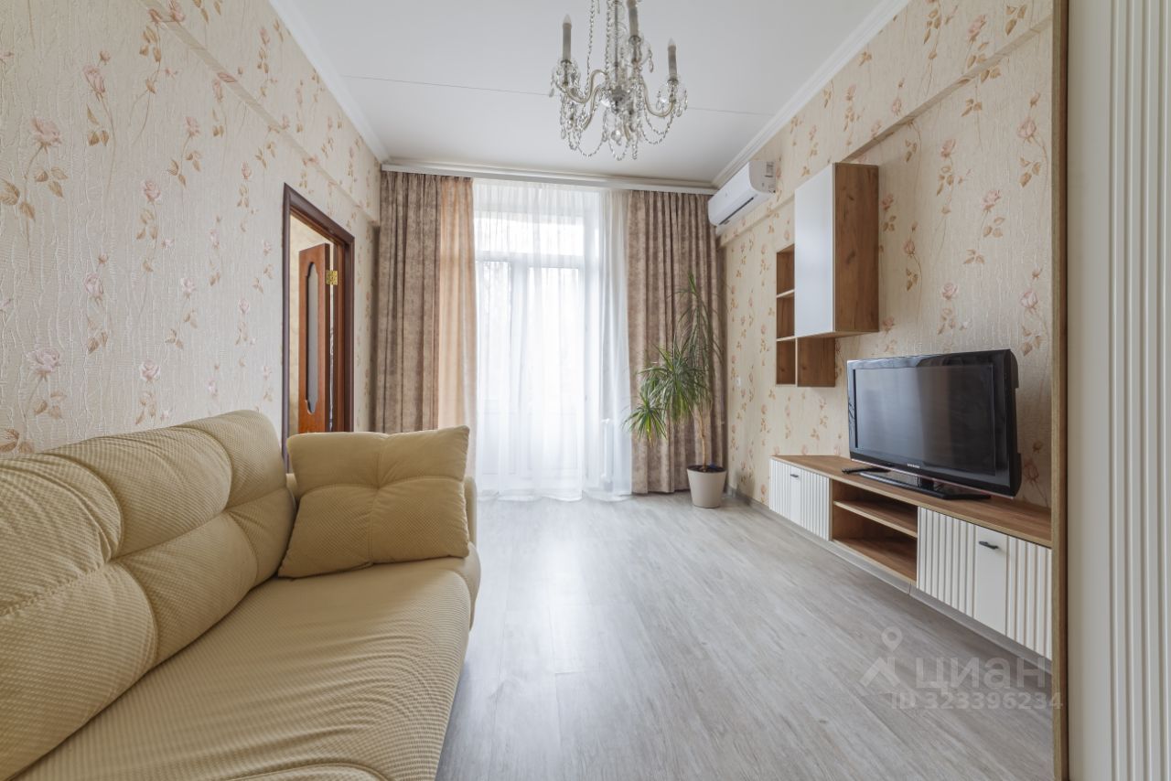 Аренда 3-комн квартиры на вторичном рынке Светлый проезд, 4К3