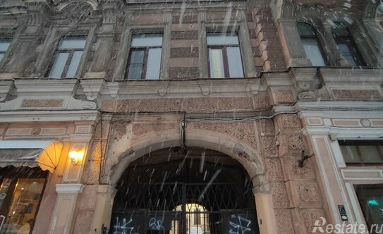 Продажа 4-комн квартиры на вторичном рынке улица Жуковского,  д. 49