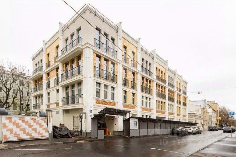Продажа 5-комн квартиры на вторичном рынке Хлебный переулок, 24