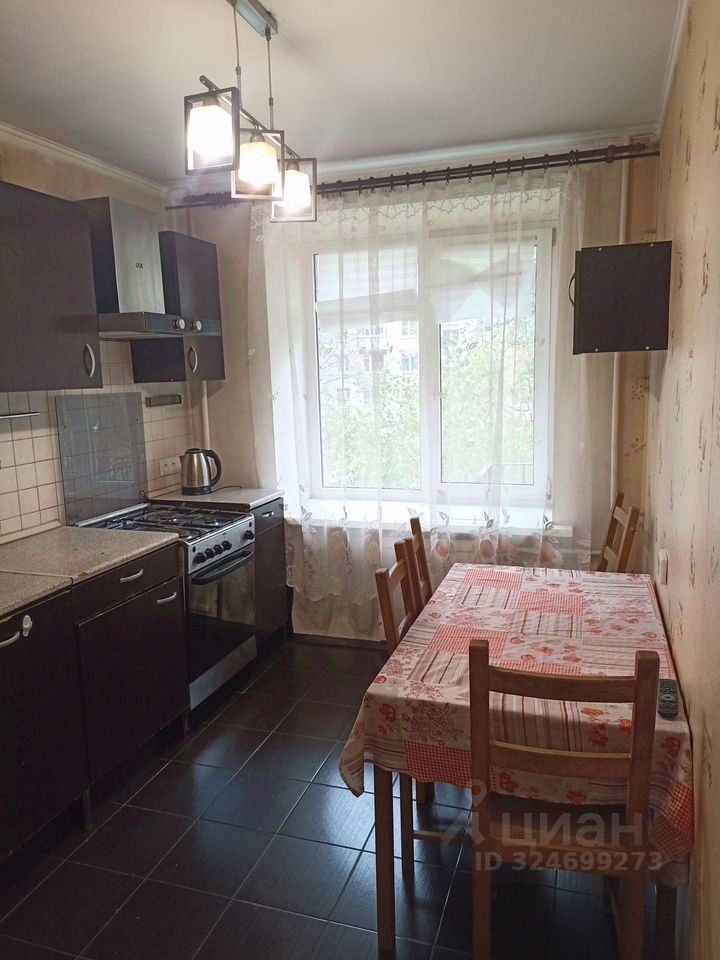 Продажа 2-комн квартиры на вторичном рынке улица Орджоникидзе, 63
