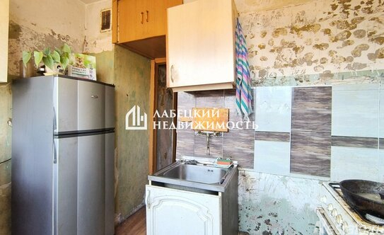 Продажа 5-комн квартиры на вторичном рынке Стойкости ул,  д. 29