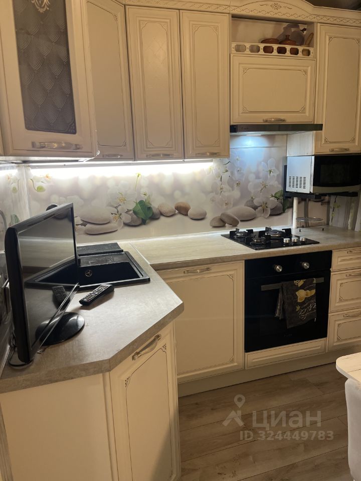 Аренда 3-комн квартиры на вторичном рынке переулок Васнецова, 15С1