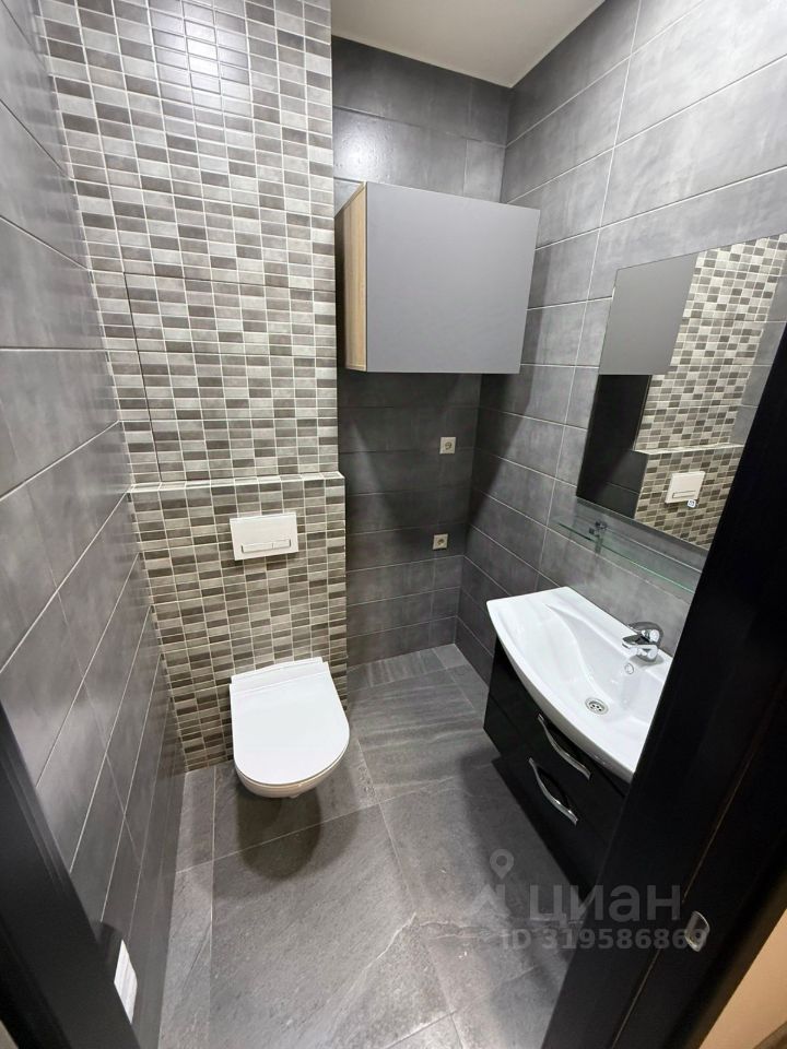 Продажа 3-комн квартиры на вторичном рынке Западный мкр, улица Лунная, 35