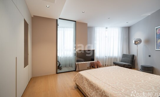 Продажа 3-комн квартиры на вторичном рынке ул Новоладожская,  д. 6,  к. 2