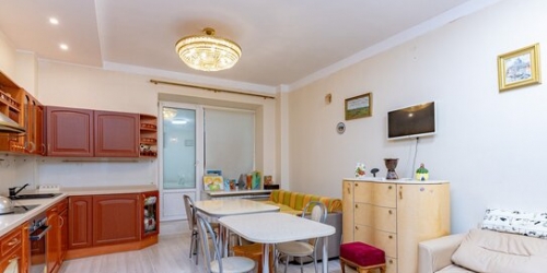 2-комн квартира улица Композиторов,  д. 10