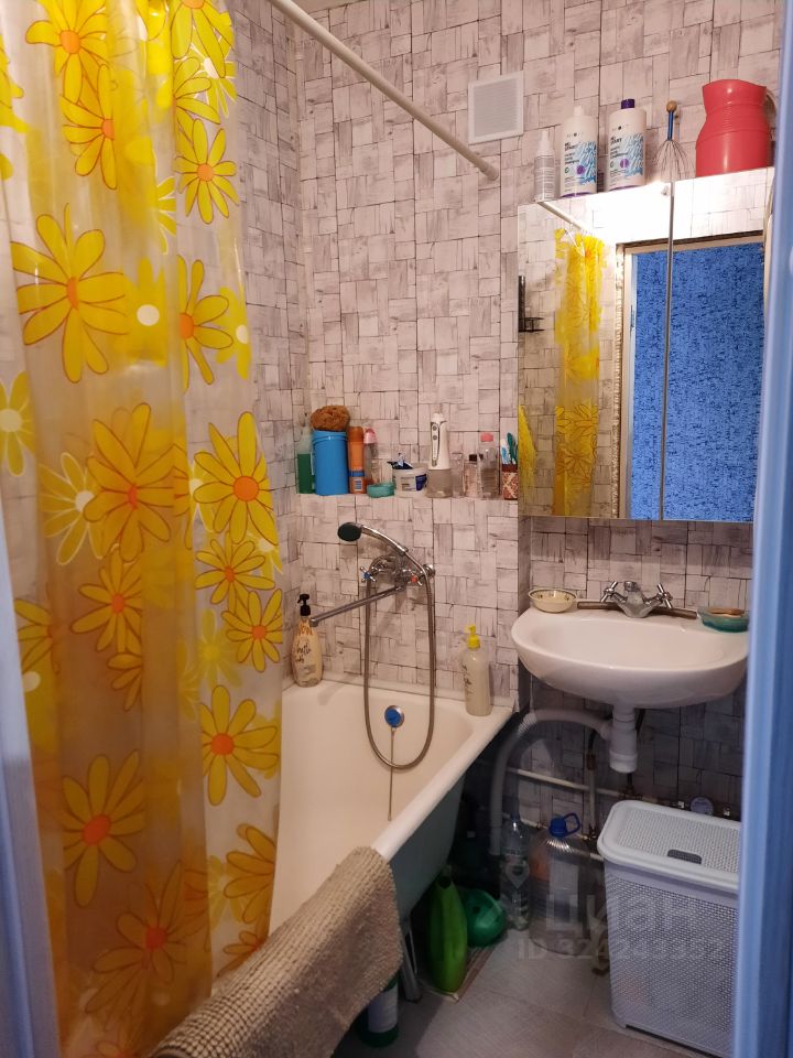 Продажа 1-комн квартиры на вторичном рынке Кировск, Набережная улица, 1к2