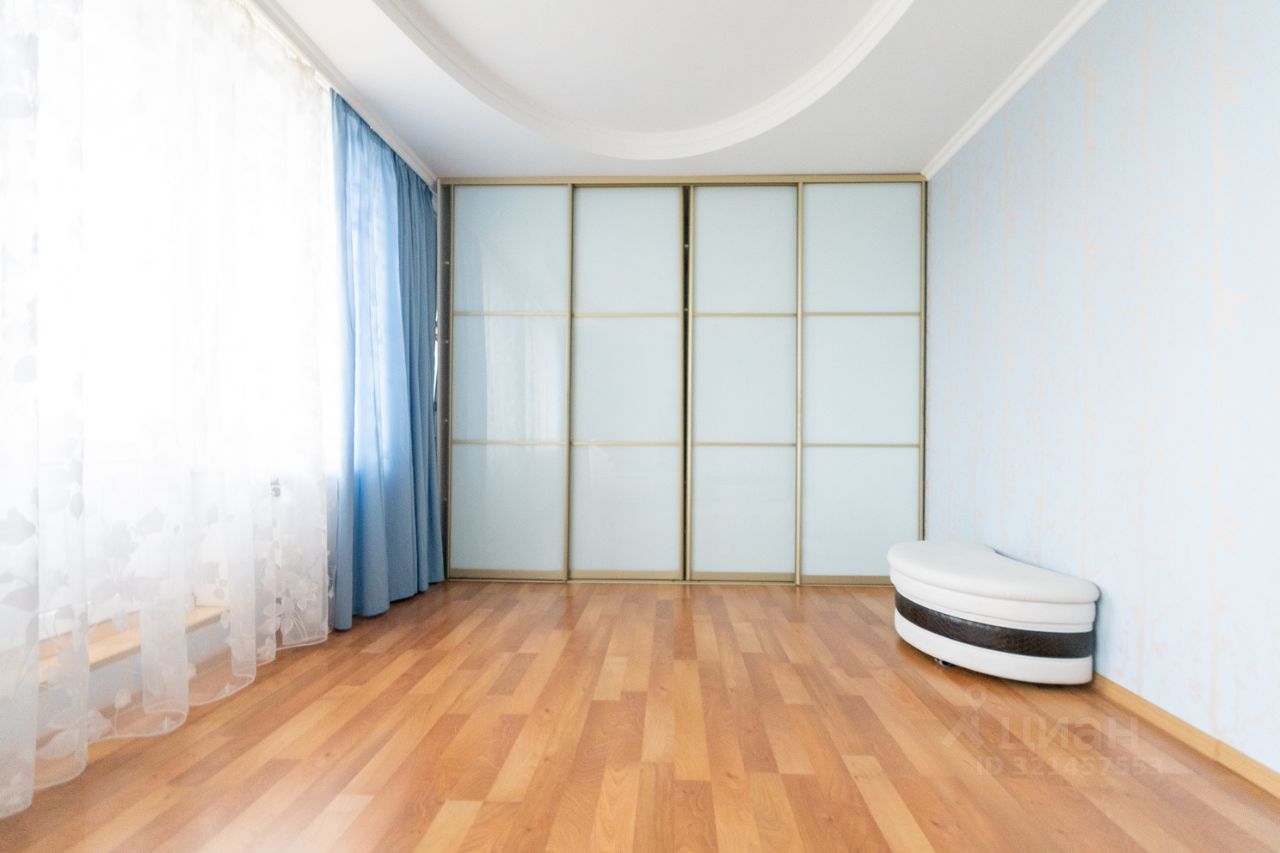 Продажа 4-комн квартиры на вторичном рынке проспект Энгельса, 93