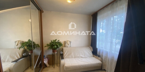 4-комн квартира улица Коммуны,  д. 40