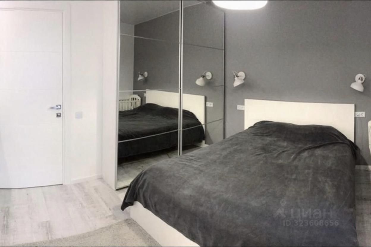 Аренда 2-комн квартиры на вторичном рынке Нахабино пгт, улица Белобородова, 12