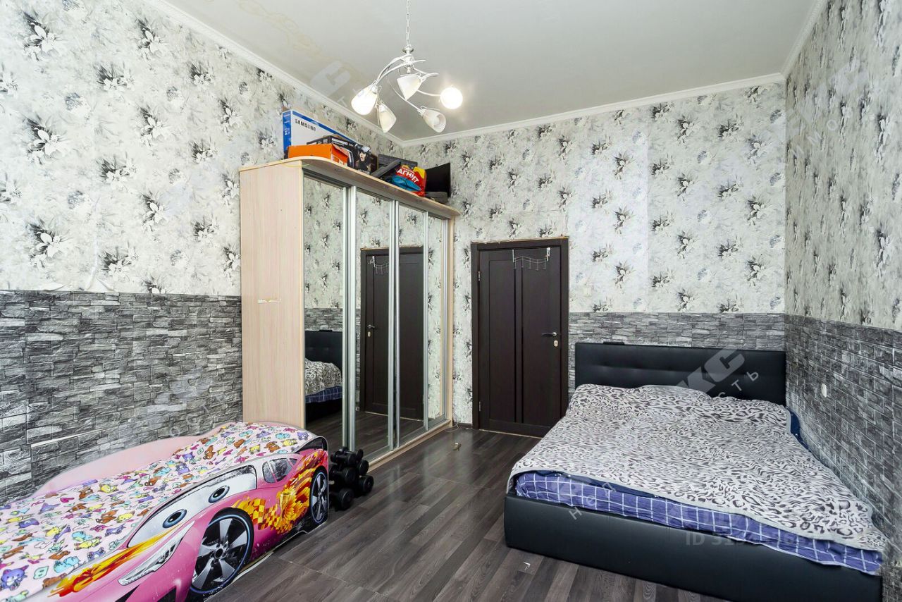 Продажа 4-комн квартиры на вторичном рынке Вознесенский проспект, 47