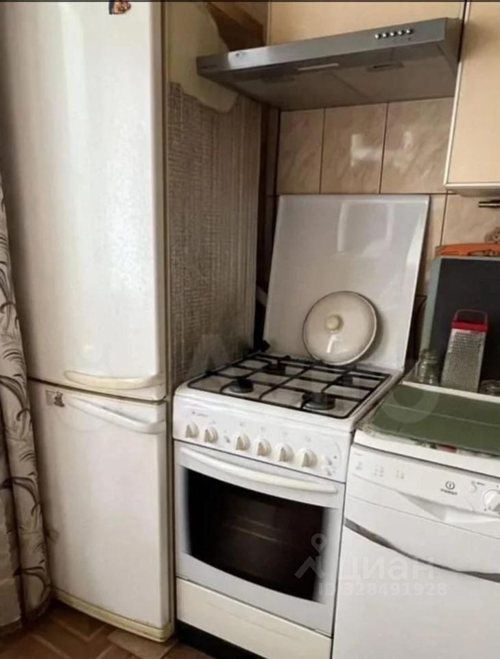 Продажа 2-комн квартиры на вторичном рынке пос. Металлострой, улица Богайчука, 16