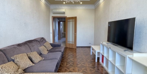 3-комн квартира ул Лобанова,  д. 2/21