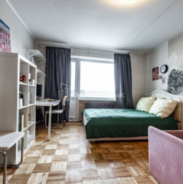 Продажа 1-комн квартиры на вторичном рынке ул Нарвская,  д. 2