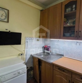Продажа 2-комн квартиры на вторичном рынке Загребский бульвар,  д. 35/28 литА