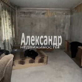 Продажа 3-комн квартиры на вторичном рынке улица Маршала Захарова,  д. 50 к1