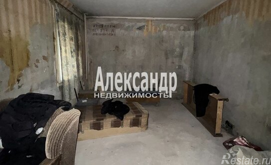 Продажа 3-комн квартиры на вторичном рынке улица Маршала Захарова,  д. 50 к1