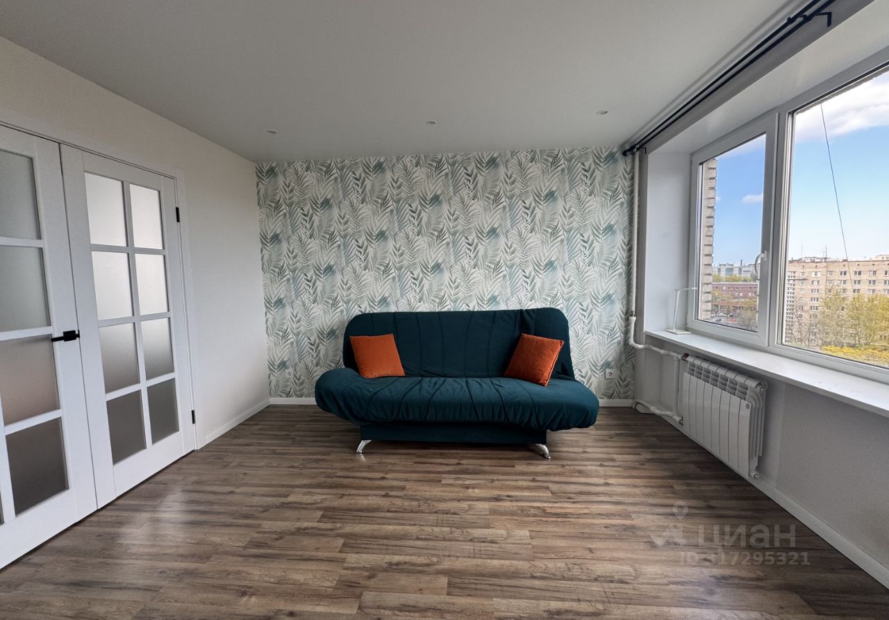 Аренда 2-комн квартиры на вторичном рынке Институтский проспект, 25
