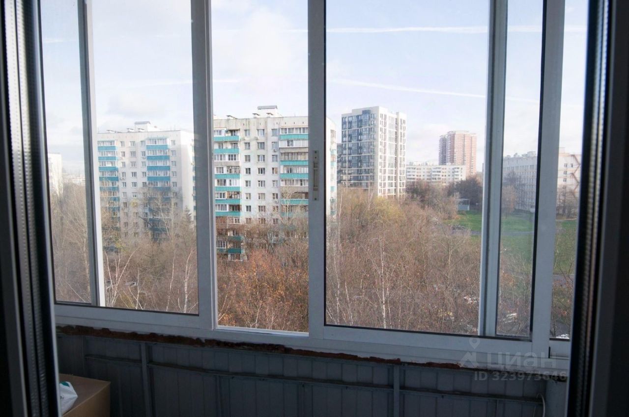 Продажа 2-комн квартиры на вторичном рынке улица Красных Зорь, 47