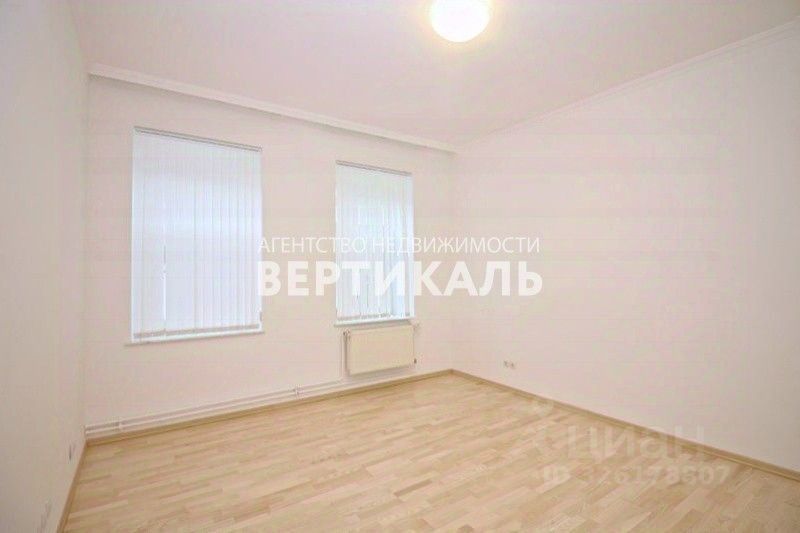 Аренда 4-комн квартиры на вторичном рынке Последний переулок, 19