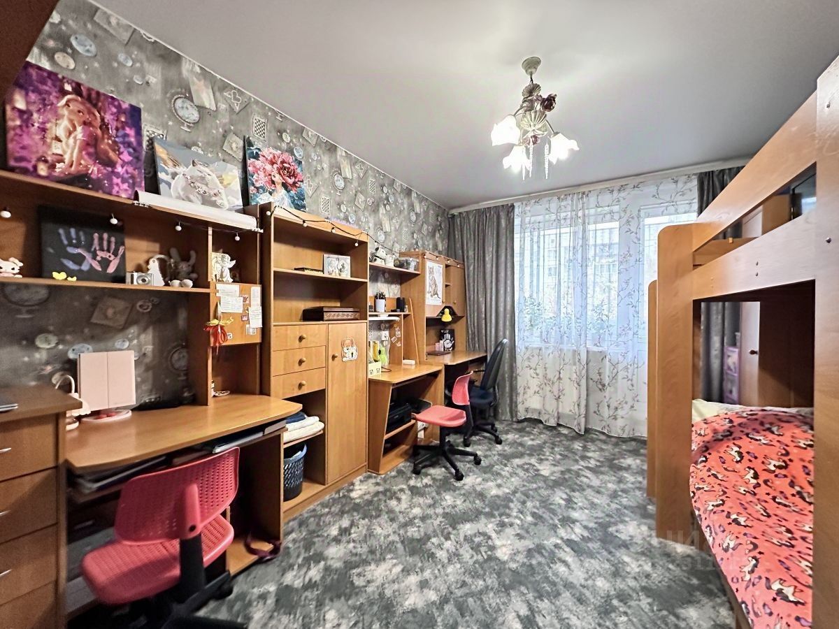 Продажа 3-комн квартиры на вторичном рынке улица Шотмана, 18