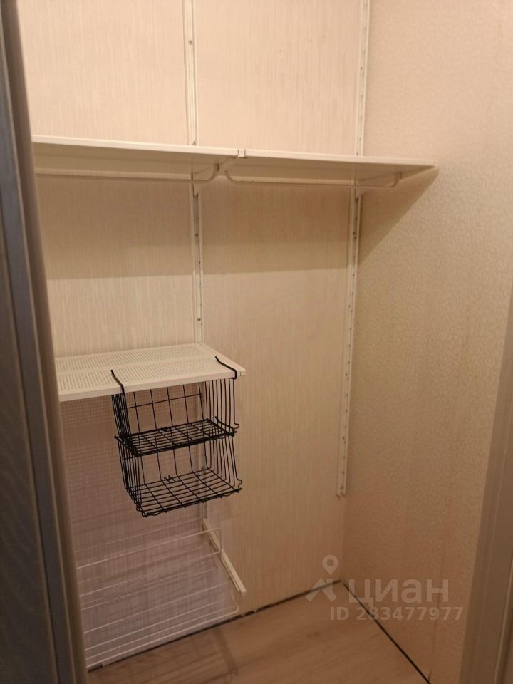 Аренда 1-комн квартиры на вторичном рынке Западный мкр, улица Лунная, 25