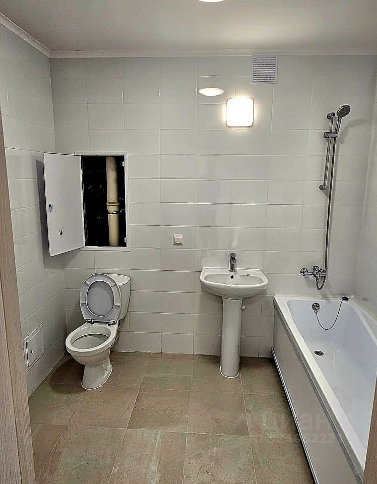 Продажа 3-комн квартиры на вторичном рынке Зеленый проспект, 103