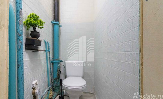 Продажа 1-комн квартиры на вторичном рынке Домодедово г, Белые Столбы мкр, Московская 2-я ул,  д. 56