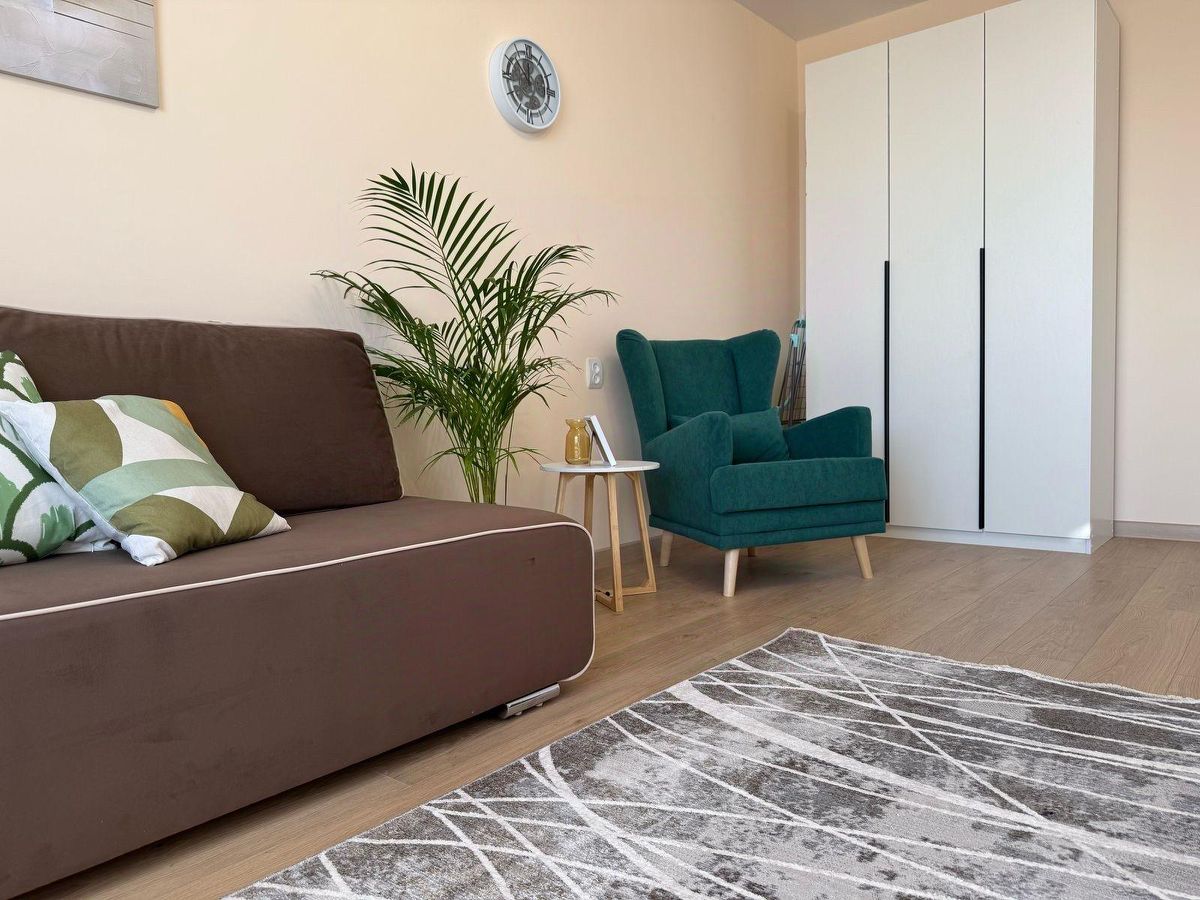 Аренда 2-комн квартиры на вторичном рынке улица Декабристов, 28К2