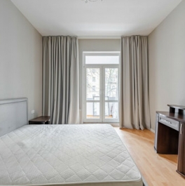 Продажа 4-комн квартиры на вторичном рынке Волховский переулок