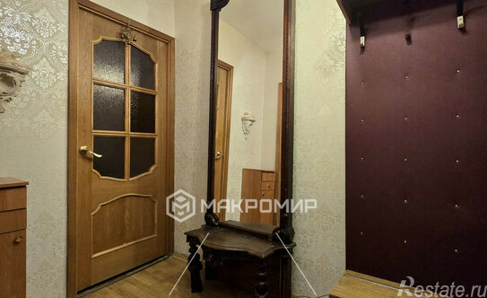 Продажа 3-комн квартиры на вторичном рынке Нарвская улица,  д. 4 к1